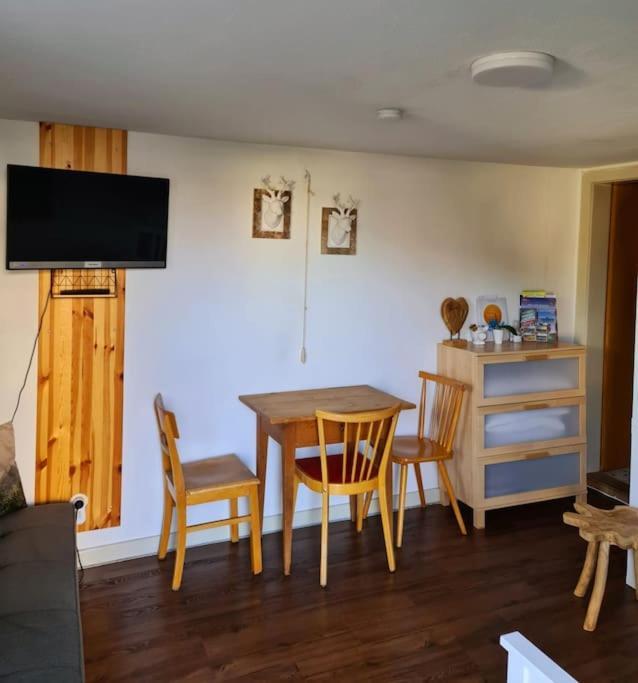 Idyllische Kleine Ferienwohnung Im Schwarzwald Friedenweiler Екстериор снимка